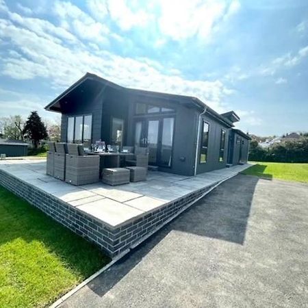 *Luxury Holiday Home With Hot Tub Close To Beach* Penally ภายนอก รูปภาพ