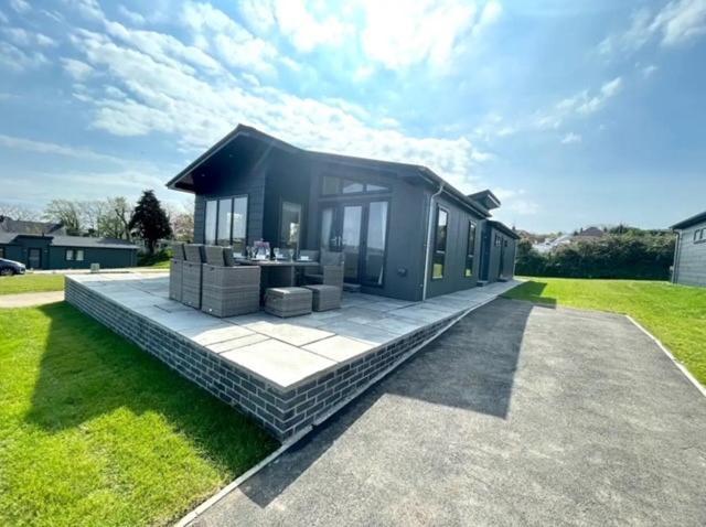 *Luxury Holiday Home With Hot Tub Close To Beach* Penally ภายนอก รูปภาพ